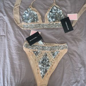 BRAND NEW ‼️.. Two piece bathing suit